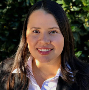 Meet your Posher, Claudia